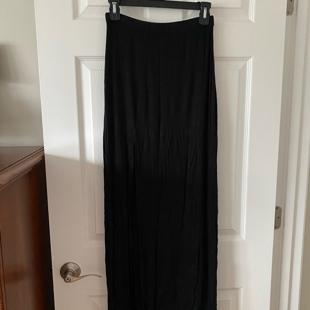 Cotton On Elegant Black Maxi Skirt with Flattering Fit and Versatile Style